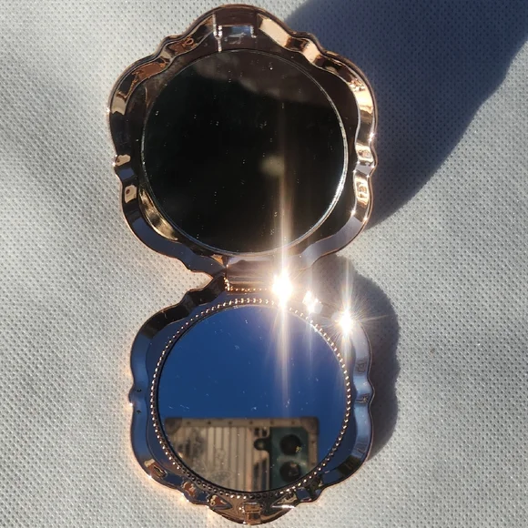 Kate Spade Shimmering Rose Gold Card Holder and Rose Gold Rose Mirror NWOT - Picture 7 of 7